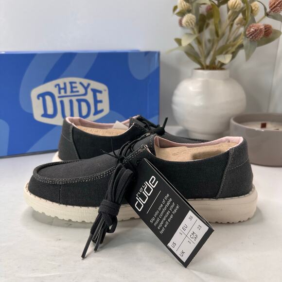 Hey Dude Wendy Chambray Slip On Lightweight Shoes Off Bkack Women's 5 NWB - Picture 6 of 10